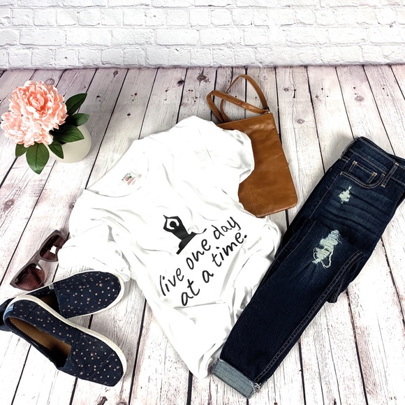 Basic Tees White - Picture 2 of 6